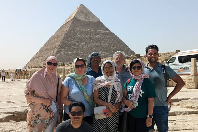 Private full day tour in Pyramids of Giza, Memphis and Saqqara