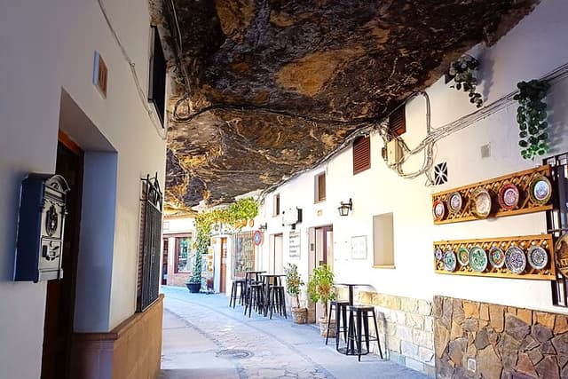 From Marbella: Private trip to Ronda & Setenil De Las Bodegas