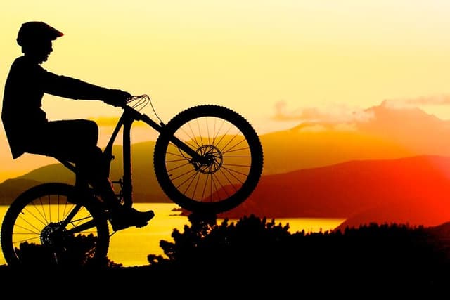 Sunset Magic E-bike Tour at Sunset in Capoliveri