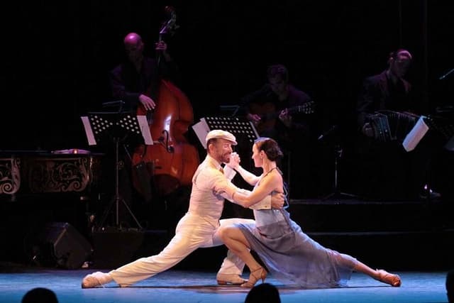 Executive Tango Show Dinner at Esquina Homero Manzi