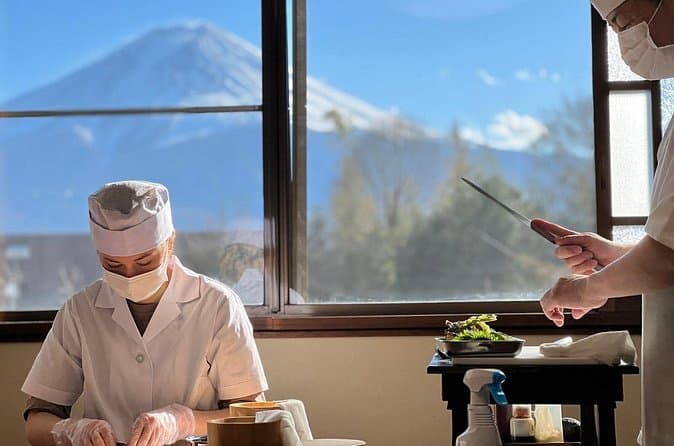 Learn Sushi Craft Near Mt. Fuji