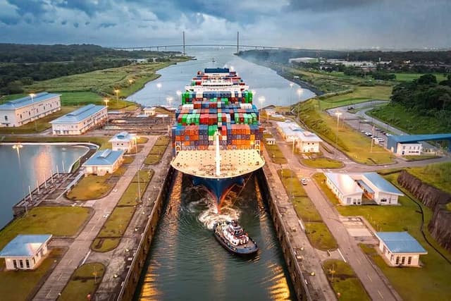 City Tour : Panama Canal, Old Town and Amador with entrance
