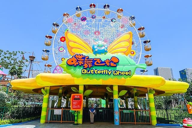 Kids Friendly Private Tour: Zoo Aquarium Safari or Amusement Park