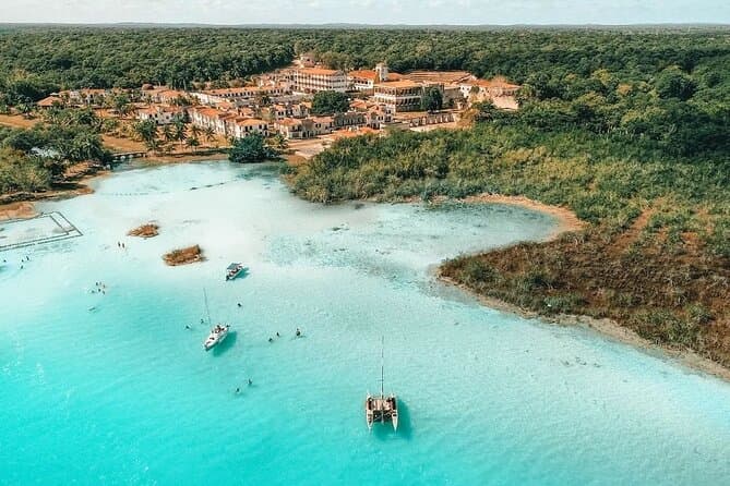 Bacalar Lagoon 7 Colors: Costa Maya's Best Adventure
