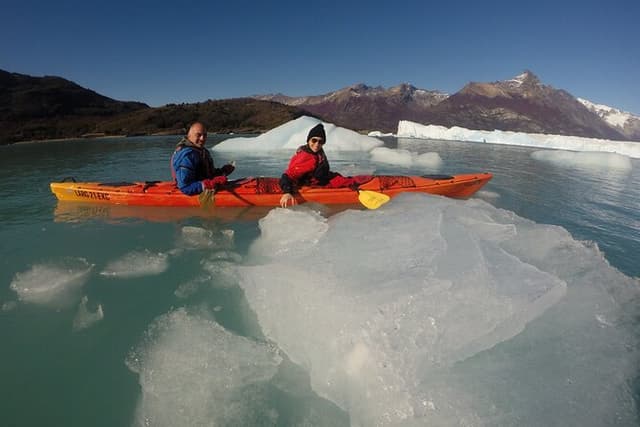 Kayak Perito Moreno Gateways Lunch and Transfer from Calafate