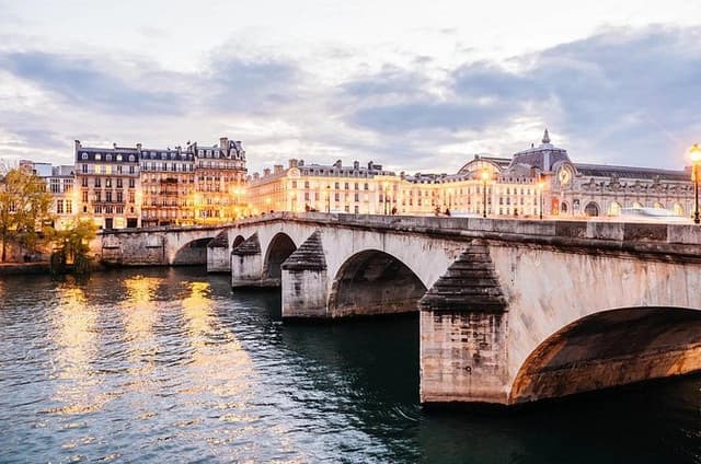 7 hours Paris Night Tour & Crazy Horse with CDG Airport Transfers