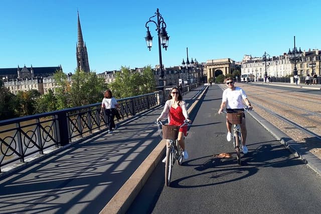 Bordeaux bike tour "The Best of Bordeaux"