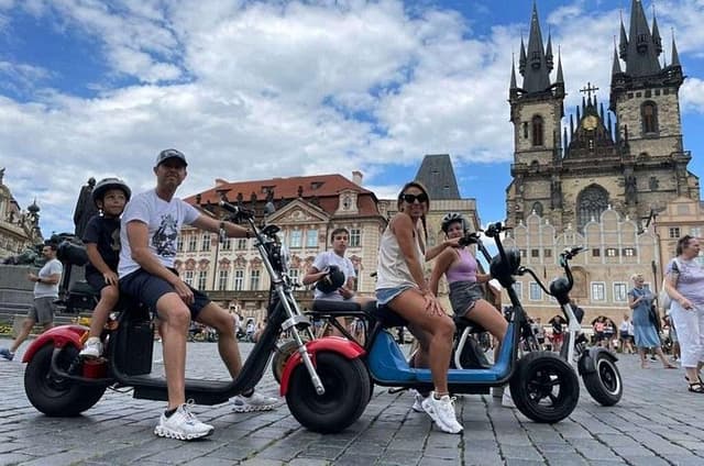  Private live-guided E-Scooter TOURS around Prague 