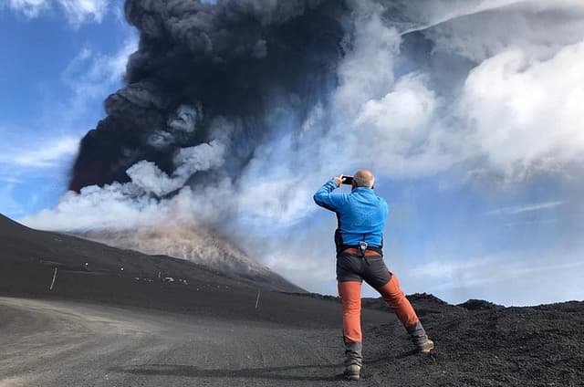 Etna excursion 3000 meters with 4x4 cable car and Trekking