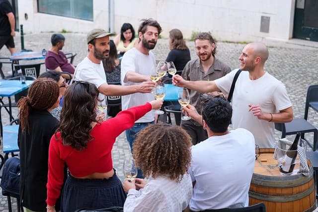 High-End Exclusive Food and Wine Tour Lisbon with a Winemaker