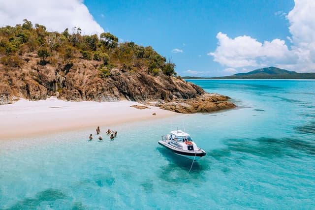 Private Standard Charter Experience in Whitsundays