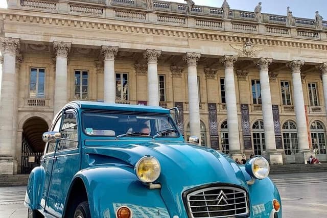 Private tour of Bordeaux Unesco in Citroën 2cv