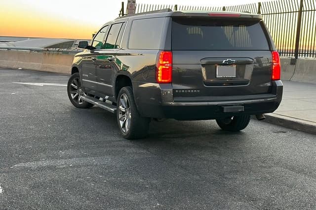 Field to Calgary Airport (YYC) - Departure Private Transfer