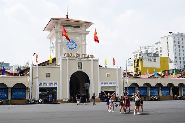 Ho Chi Minh Shore Excursion: Private Historic Saigon & Food Tour