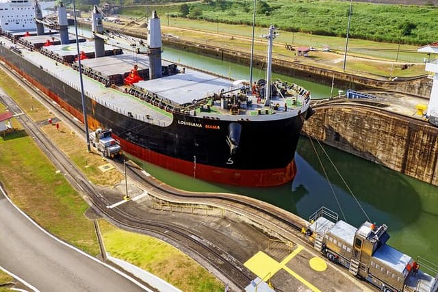 Panama Canal and City Sightseeing Tour