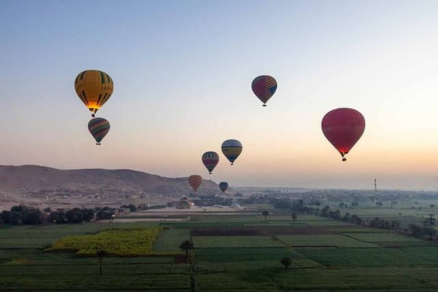 Full-Day Private Tour in Luxor with Balloon and Felucca Ride