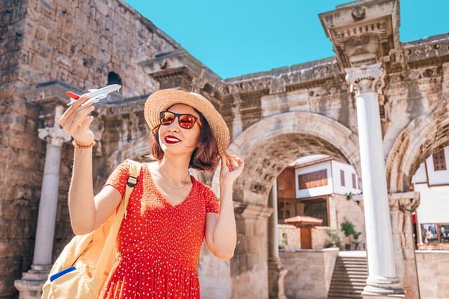 Antalya: Panoramic Bus with 1-Hour Boat trip incl. Lunch