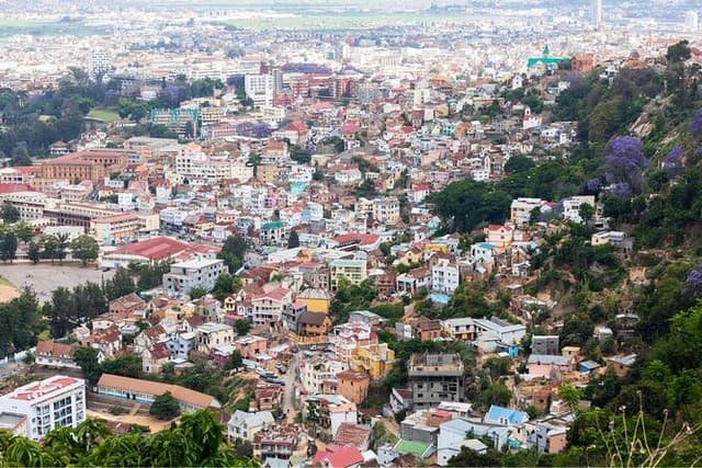 Antananarivo : Custom Walking Tour With A Guide (Private Tour)