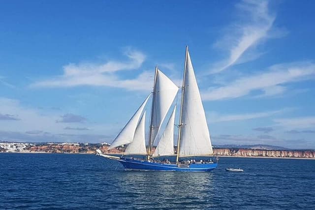 Algarve Coast Cruise – Caves – Swimming Stops – Music – Open Bar