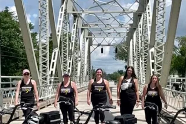 One Tree Hill Superfan E-Bike Tour (4hr)