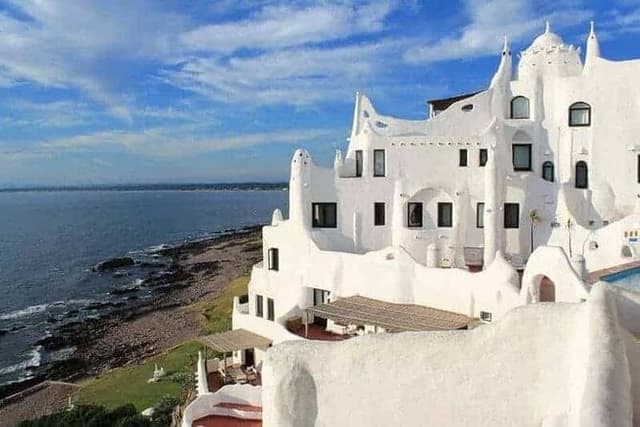 Shared tour with cruisers in Punta del Este with TANGO TOUR