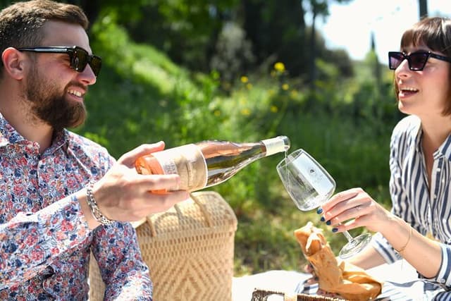 Lunch Time Tasting & Winery Tour