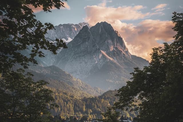 Exclusive private Vantour to Germany's Highest Mountain Zugspitze