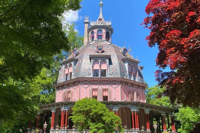 Tour of The Armour-Stiner Octagon House in New York