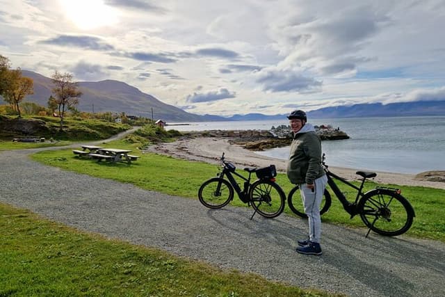 Tromsø Highlights & History Tour with E-Bike