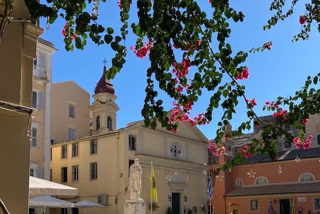 Corfu Old Town Guide Tour with Dog or City with 4 paws