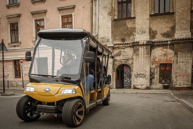 Krakow: City Sightseeing Tour Eco Electric Buggy Golf Cart