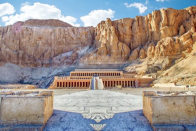 Private Full Day Tour From Safaga Port or El Quseir to Luxor