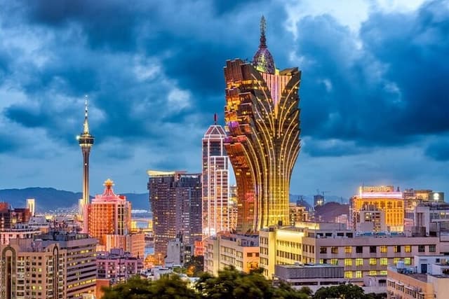 Macau All-Inclusive Seat-In-Coach Day Tour from Hong Kong