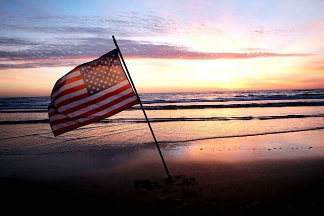 Private I Paris to Normandy D-Day Tour: Utah, Omaha & Cemetery.
