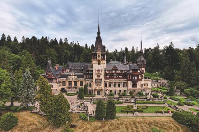 Private Tour to Peleș Castle, Wednsday & Bran Castle from Brasov
