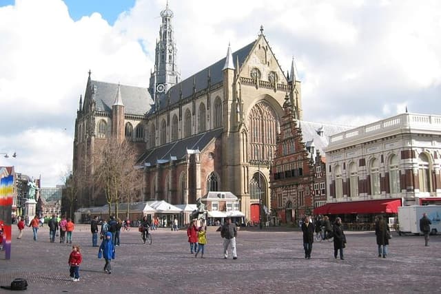 90 minutes Self-Guided Walking tour with puzzles in Haarlem