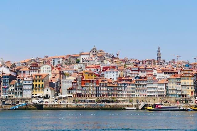 Private Walking Tour in Porto with Optional Lello Bookshop Ticket