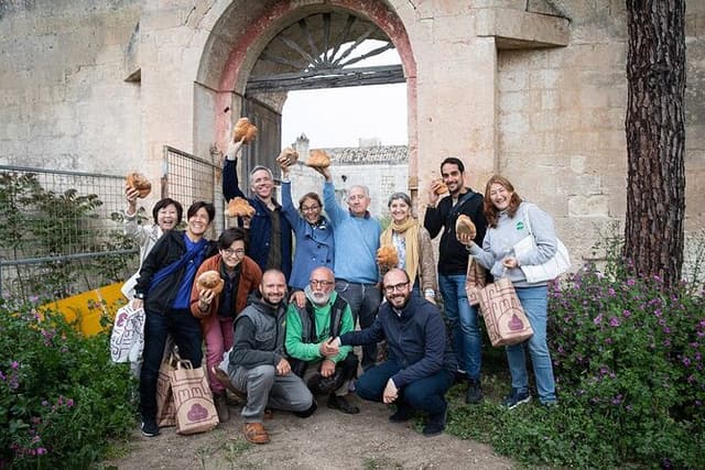 Food and Wine Tour between the Patriarchs Olives and the Oil Temples