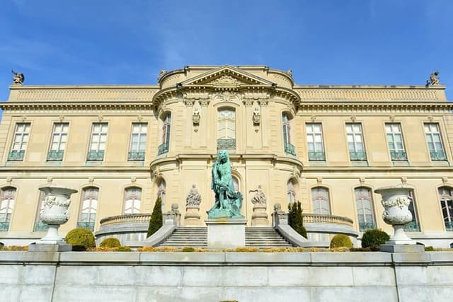 Scenic Newport, RI Self-Guided Driving Audio Tour
