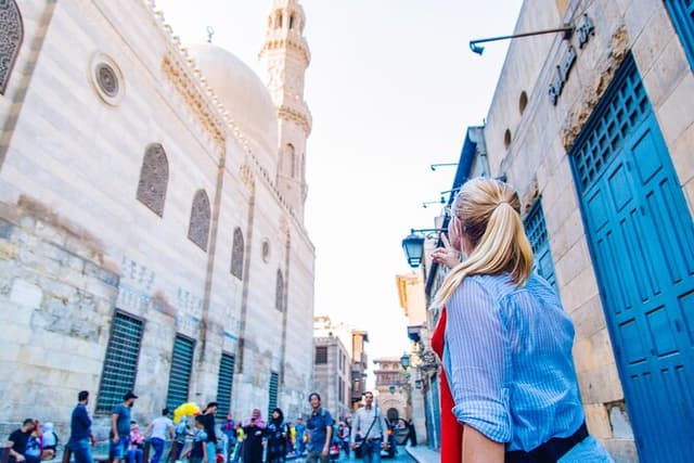Downtown Cairo Half-Day Tour with Egyptian Dinner