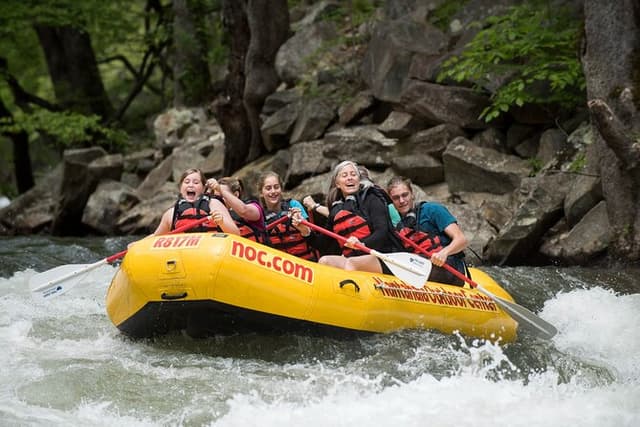 3-Hour Nantahala River Fully Guided Rafting Experience