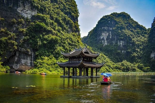 Ninh Binh Day Tour To Visit Hoa Lu - Trang An/Tam Coc - Mua Cave