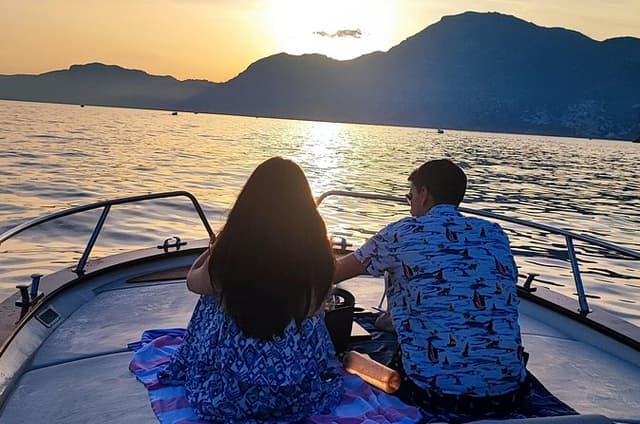 Private Boat Tour of the Amalfi Coast from Amalfi