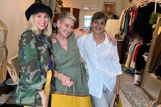 Private Secondhand Bargain Shopping & Styling Tour with a Personal Shopper