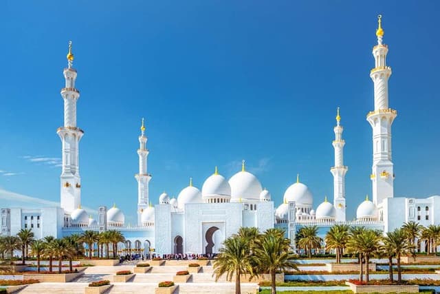 Abu Dhabi Half-Day Small Group Tour with Grand Mosque
