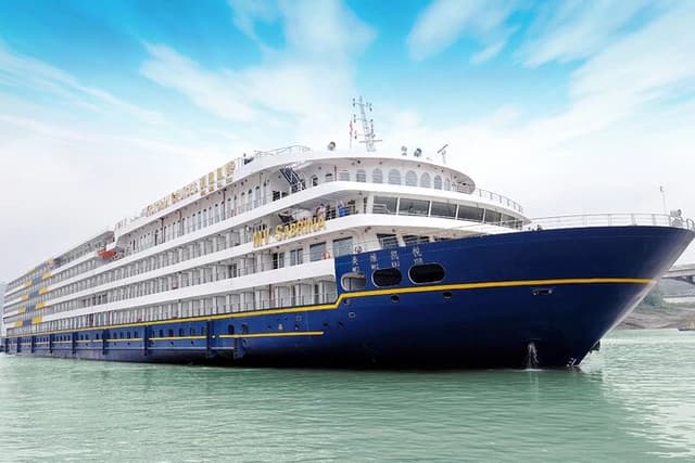 5D4N Yangtze River tour: Yichang to Chongqing by Victoria Sabrina