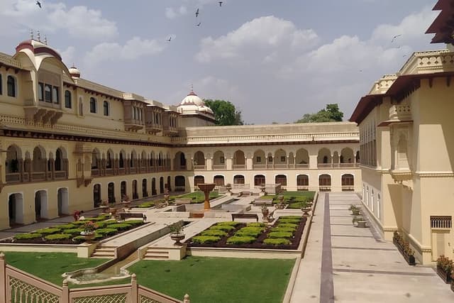 One Day Private Tour of Jaipur with Guide