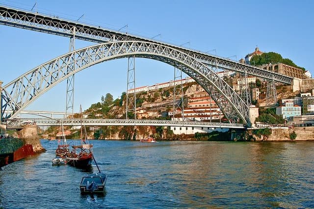 Porto and Gaia: Walking Tour of Douro's Two Riversides