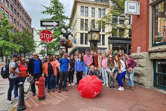 Private Vancouver City Highlights Walking Tour