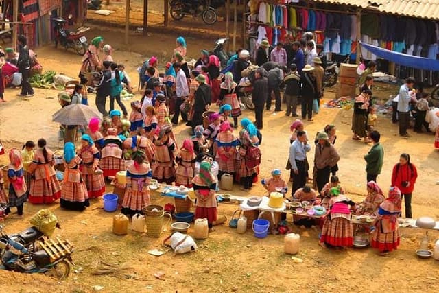 Can Cau Market and Bac Ha Market Private Saturday Tour